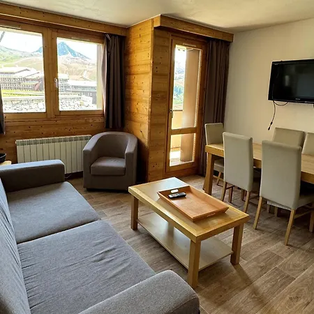 Apartment 2 Pieces+cabine, Aux Pieds, Piscine Et Animaux Admis A Belle Plagne - Fr-1-181-2823